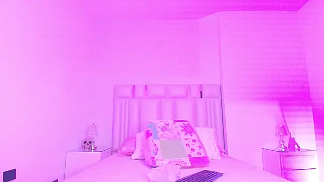 Snapshot of canela_oss chatting on October 31, 2025, 12:02 pm canela oss online show from October 31, 2025, 12:02 pm