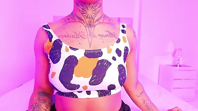 Snapshot of canela_oss chatting on October 29, 2025, 12:04 pm canela oss online show from October 29, 2025, 12:04 pm