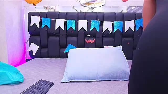 Snapshot of canela_oss chatting on September 30, 2025, 12:00 pm canela oss online show from September 30, 2025, 12:00 pm