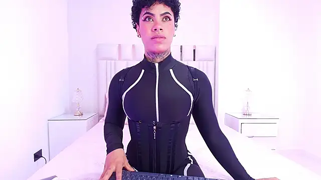 Snapshot of canela_oss chatting on November 4, 2025, 11:58 am canela oss online show from November 4, 2025, 11:58 am