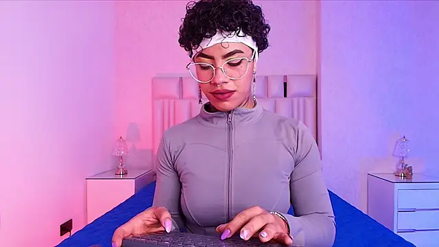 Snapshot of canela_oss chatting on November 19, 2025, 12:05 pm canela oss online show from November 19, 2025, 12:05 pm