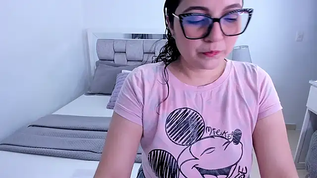 Camilaa bueno online show from May 20, 2026, 11:35 pm