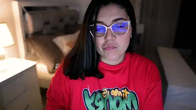 Camilaa bueno online show from October 8, 2025, 3:41 am