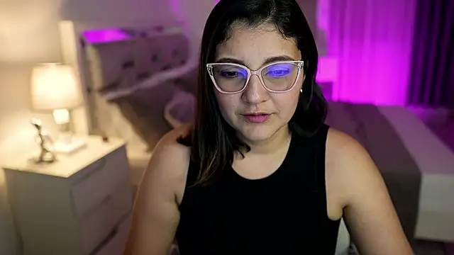 Camilaa bueno online show from February 13, 2025, 12:46 am