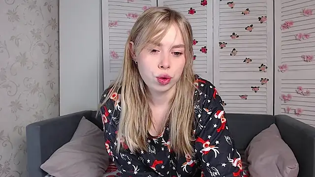 Snapshot of sofiaa_here chatting on January 16, 2026, 12:14 am sofiaa here online show from January 16, 2026, 12:14 am