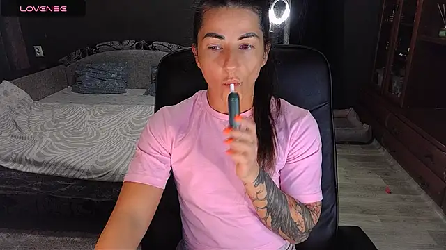 Snapshot of Aria_Dl chatting on November 11, 2025, 6:14 pm Aria Dl online show from November 11, 2025, 6:14 pm