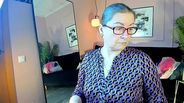 AlexandraKind online show from December 22, 2025, 1:33 pm