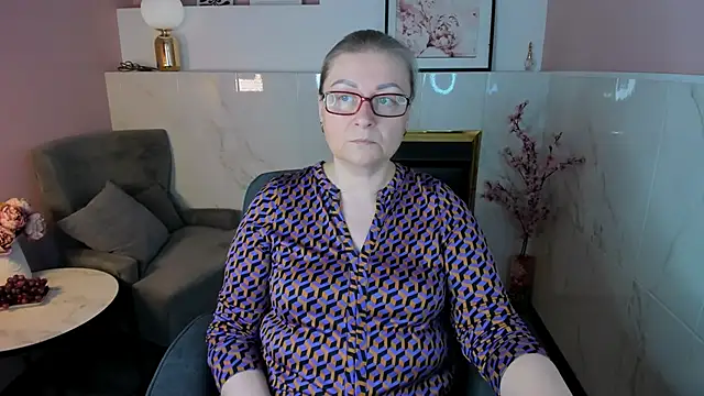 AlexandraKind online show from December 3, 2025, 2:16 pm