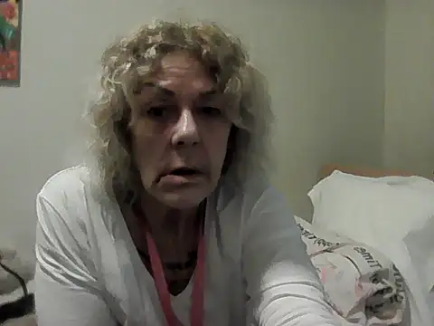 housewife shantie online show from March 8, 2026, 7:11 am