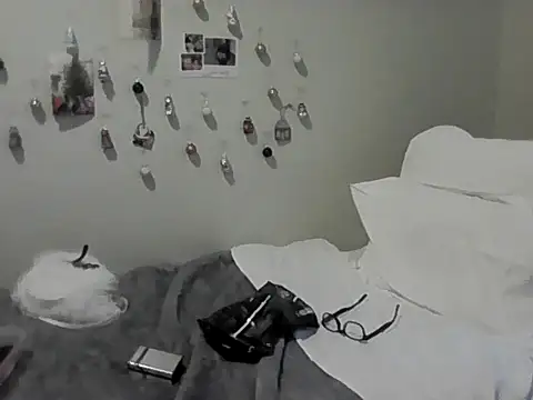 Snapshot of housewife_shantie chatting on December 1, 2025, 12:50 pm housewife shantie online show from December 1, 2025, 12:50 pm