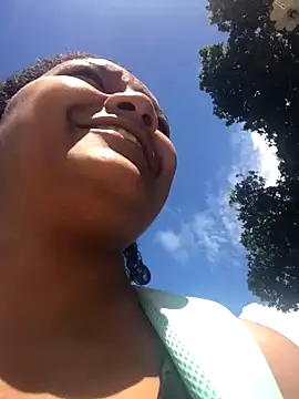 Snapshot of elly_willis chatting on October 14, 2025, 3:12 pm elly willis online show from October 14, 2025, 3:12 pm