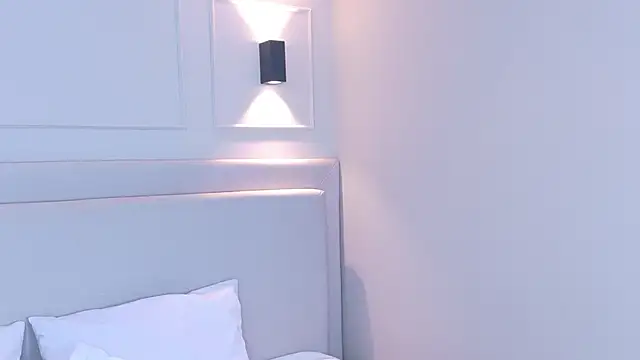 Snapshot of EymiCuper chatting on February 19, 2025, 2:11 pm EymiCuper online show from February 19, 2025, 2:11 pm