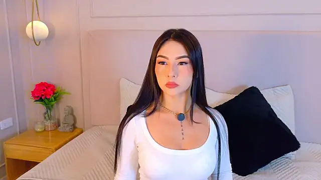 Snapshot of EymiCuper chatting on September 13, 2025, 7:25 pm EymiCuper online show from September 13, 2025, 7:25 pm