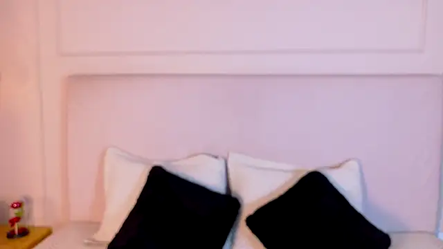 Snapshot of EymiCuper chatting on December 3, 2025, 9:03 pm EymiCuper online show from December 3, 2025, 9:03 pm