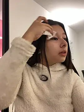 Snapshot of EymiCuper chatting on March 12, 2025, 11:43 am EymiCuper online show from March 12, 2025, 11:43 am