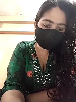 Magical Girl- online show from December 16, 2025, 4:06 am