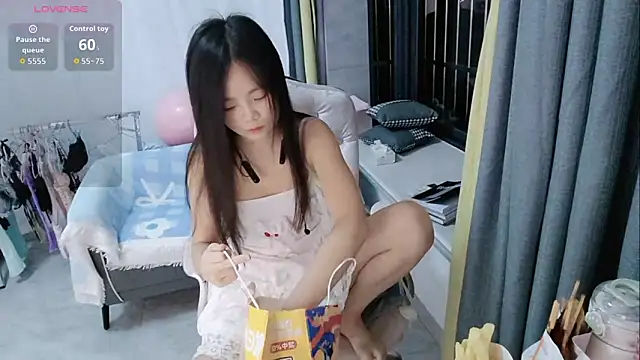 Snapshot of Lena-yyds chatting on October 22, 2025, 4:17 pm Lena-yyds online show from October 22, 2025, 4:17 pm