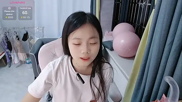 Snapshot of Lena-yyds chatting on October 1, 2025, 7:18 pm Lena-yyds online show from October 1, 2025, 7:18 pm