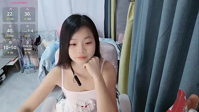 Snapshot of Lena-yyds chatting on October 6, 2025, 2:07 pm Lena-yyds online show from October 6, 2025, 2:07 pm