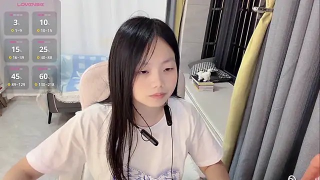 Snapshot of Lena-yyds chatting on October 31, 2025, 3:52 pm Lena-yyds online show from October 31, 2025, 3:52 pm