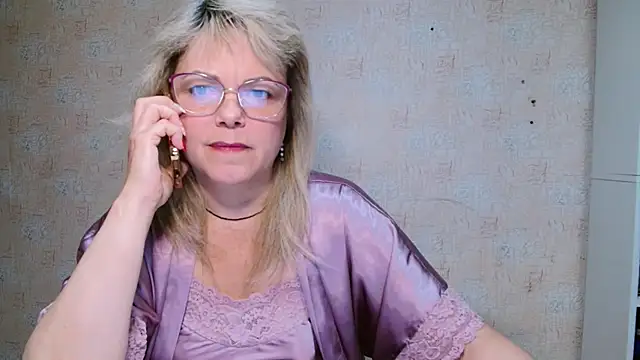 Snapshot of sweetsunset11 chatting on October 5, 2025, 2:19 pm sweetsunset11 online show from October 5, 2025, 2:19 pm