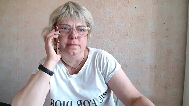 Snapshot of sweetsunset11 chatting on September 22, 2025, 4:07 am sweetsunset11 online show from September 22, 2025, 4:07 am