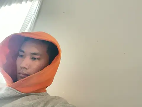 lilywithpuppy online show from April 7, 2026, 10:44 pm