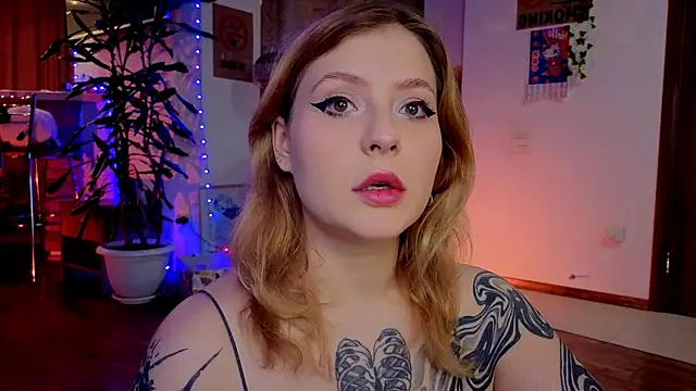 LinaQik online show from November 2, 2025, 5:29 pm