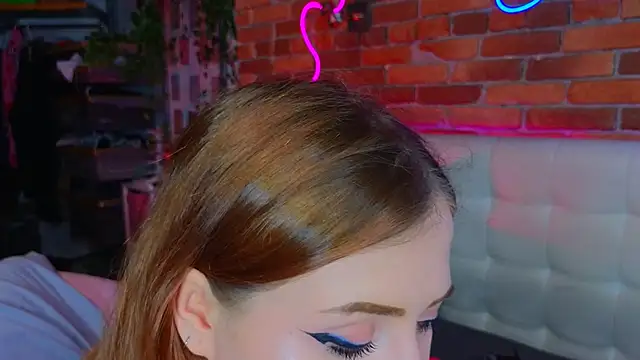 Snapshot of LinaQik chatting on March 4, 2025, 8:49 pm LinaQik online show from March 4, 2025, 8:49 pm