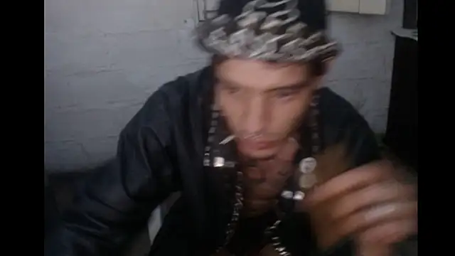 tayler punk noise online show from February 2, 2025, 1:02 am