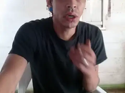 tayler punk noise online show from December 31, 2024, 12:36 pm