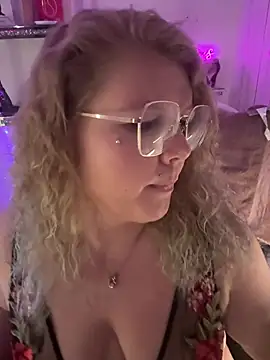 CurvyAnonymousGirl89 online show from March 24, 2026, 5:46 pm