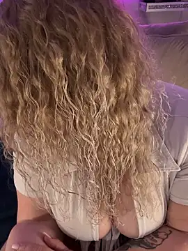 CurvyAnonymousGirl89 online show from February 15, 2026, 7:57 pm