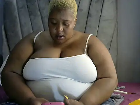 Snapshot of Fatnastyass44 chatting on November 8, 2025, 9:46 am Fatnastyass44 online show from November 8, 2025, 9:46 am