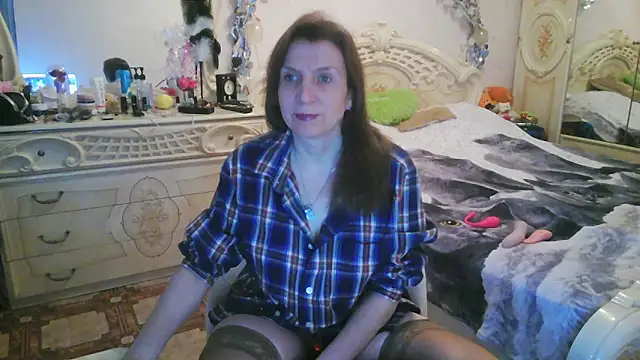 Debra Phoenix online show from April 9, 2026, 10:27 pm