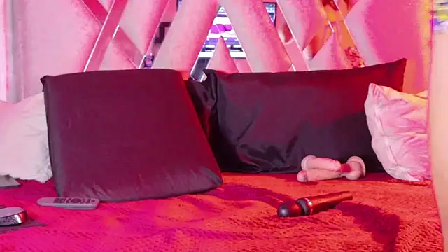 natacha  black  online show from November 23, 2025, 8:24 am