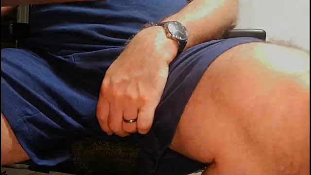 Snapshot of thickdaddy59 chatting on June 10, 2026, 3:19 am thickdaddy59 online show from June 10, 2026, 3:19 am
