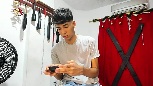 Harry LatinBoy online show from December 8, 2024, 7:54 pm