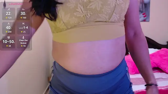 sara florez1 online show from January 19, 2026, 11:25 am