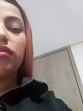 Naomy veracruz  online show from October 28, 2025, 1:10 pm