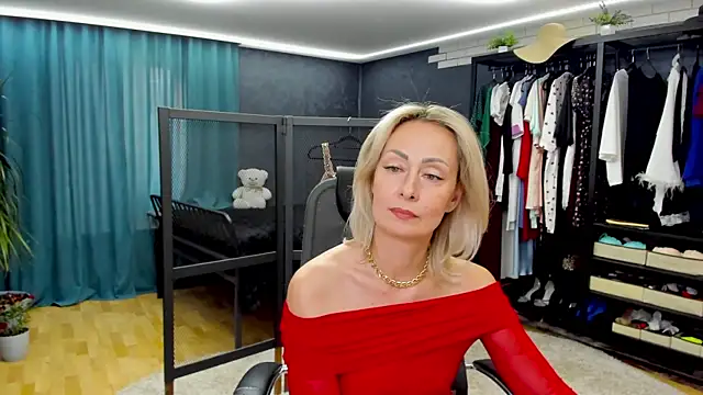 Snapshot of Julia_Cherry_ chatting on May 31, 2026, 1:17 pm Julia Cherry online show from May 31, 2026, 1:17 pm