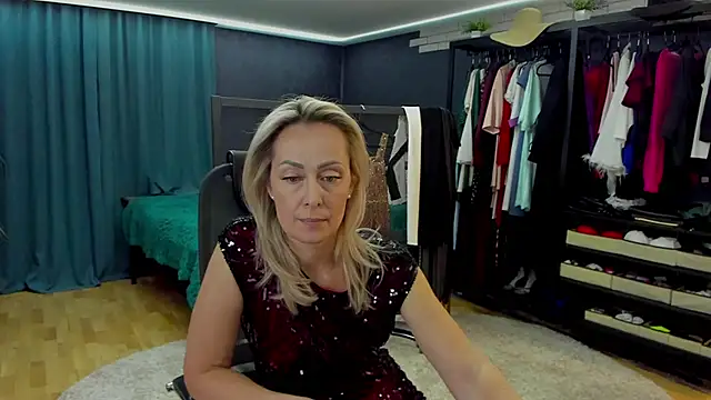 Julia Cherry  online show from March 19, 2026, 3:12 pm