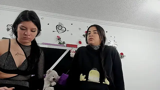 Snapshot of abby_eemily chatting on October 27, 2025, 12:17 pm abby eemily online show from October 27, 2025, 12:17 pm