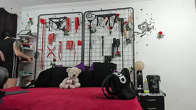 Snapshot of abby_eemily chatting on December 13, 2025, 8:04 pm abby eemily online show from December 13, 2025, 8:04 pm