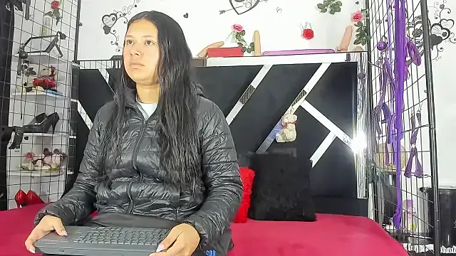 Snapshot of abby_eemily chatting on November 28, 2025, 12:16 pm abby eemily online show from November 28, 2025, 12:16 pm