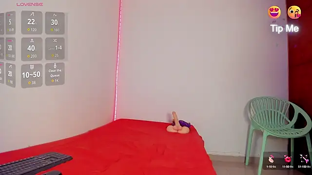 Snapshot of Zoey_Donovan chatting on September 23, 2025, 8:27 pm Zoey Donovan online show from September 23, 2025, 8:27 pm