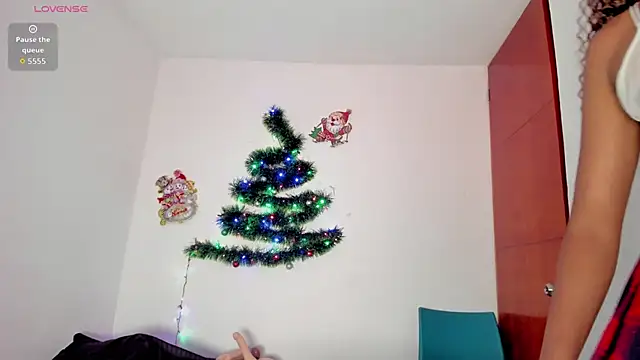 Zoey Donovan online show from December 17, 2025, 8:47 pm