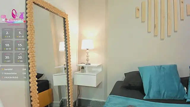 Snapshot of Julia_Martinez_ chatting on March 18, 2025, 5:44 pm Julia Martinez online show from March 18, 2025, 5:44 pm