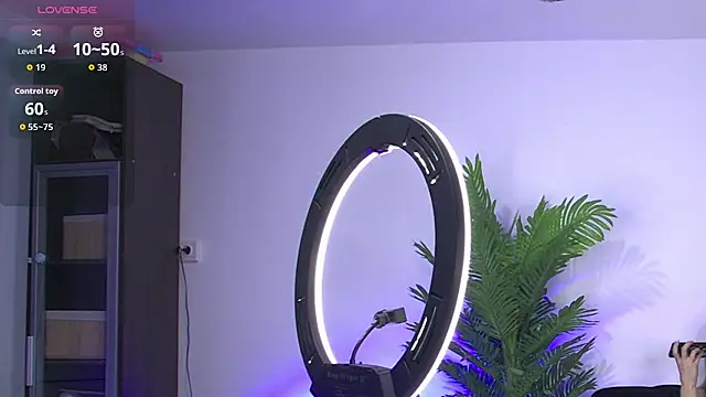 AgnesAlexis online show from February 12, 2026, 11:54 am