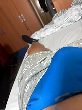 TuPapasitoo69 online show from October 9, 2025, 10:43 pm